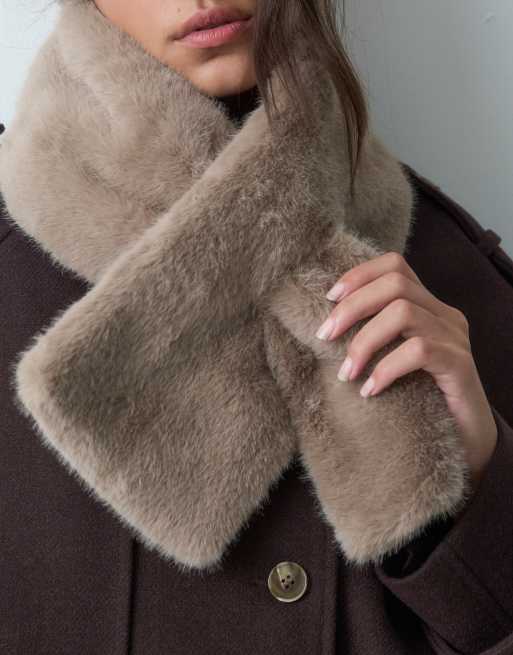 Vero Moda faux fur scarf in neutral, 4 of 5
