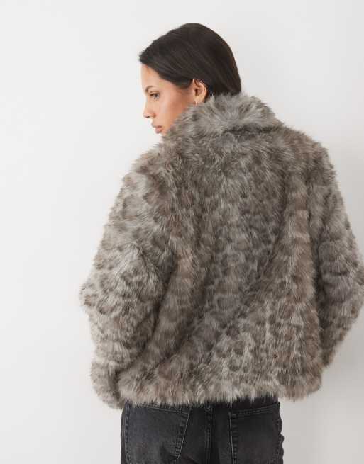 Vero Moda faux fur short jacket in medium grey leopard print, 2 of 4