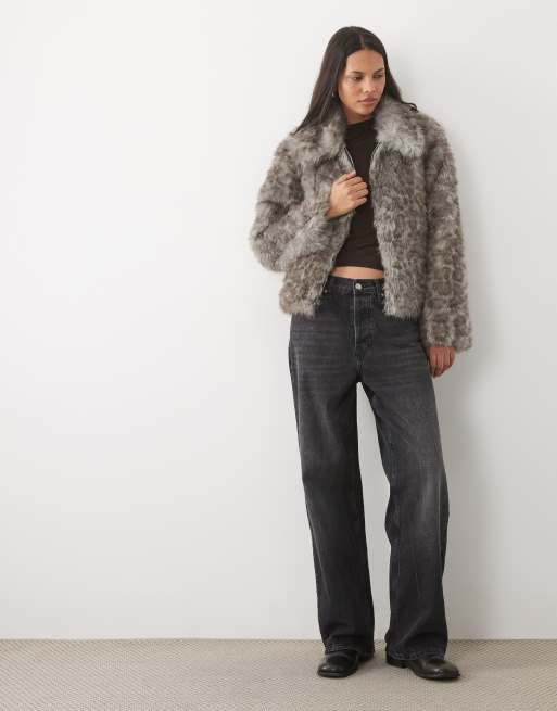 Vero Moda faux fur short jacket in medium grey leopard print, 3 of 4