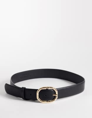 Vero Moda Vero Moda faux leather belt with gold hammered metal buckle in black
