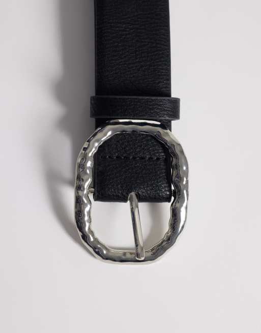 Vero Moda faux leather hammered metal buckle belt in black with silver tone, 3 of 3