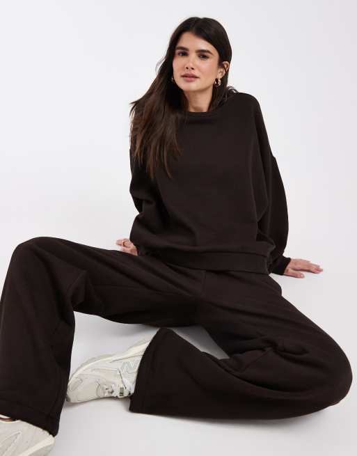 Vero Moda felpa oversize girocollo coordinata in marrone cioccolato