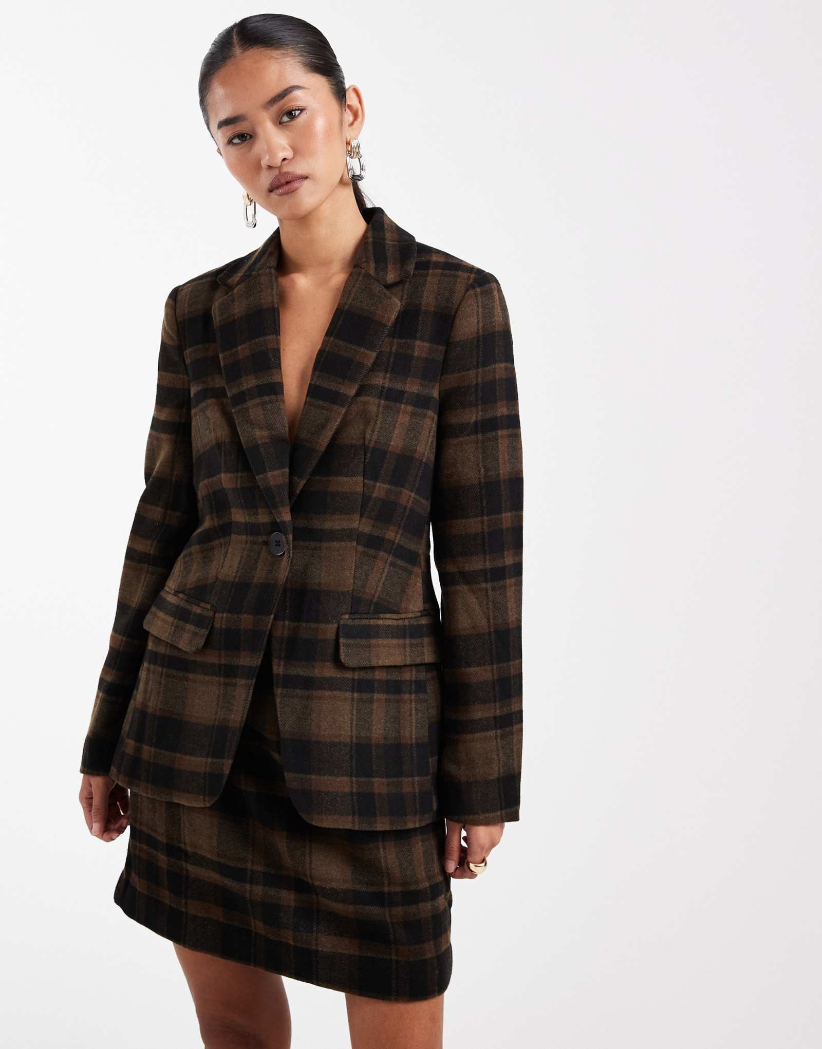 Фланелевый блейзер Vero Moda в клетку шоколадного цвета - часть комплекта