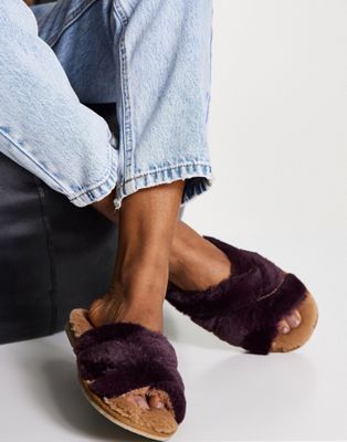 Vero Moda fluffy cross over slippers in burgundy