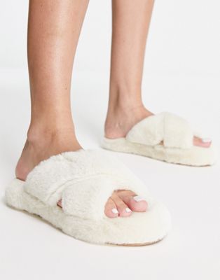 Vero Moda fluffy slippers in cream