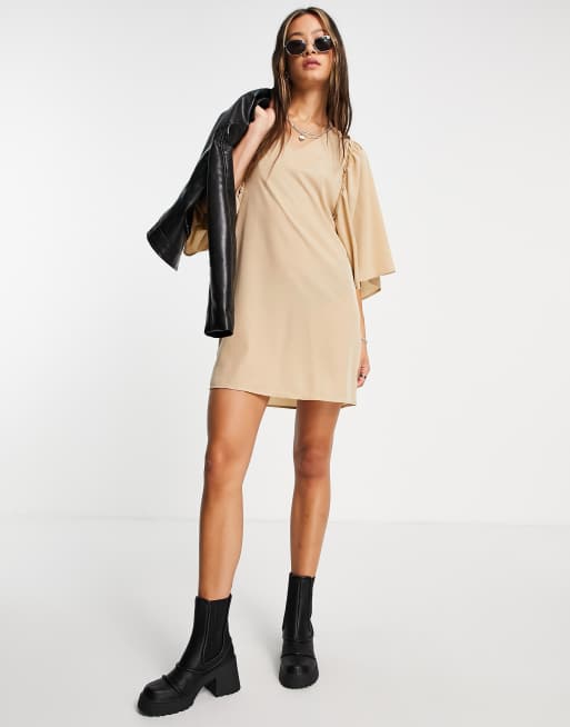 chef Savant Emotion Vero Moda flutter sleeve dress in beige | ASOS