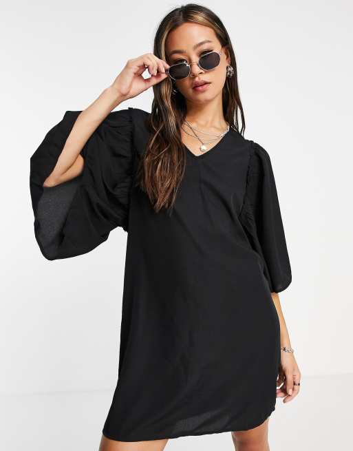 Black flutter 2025 sleeve dress