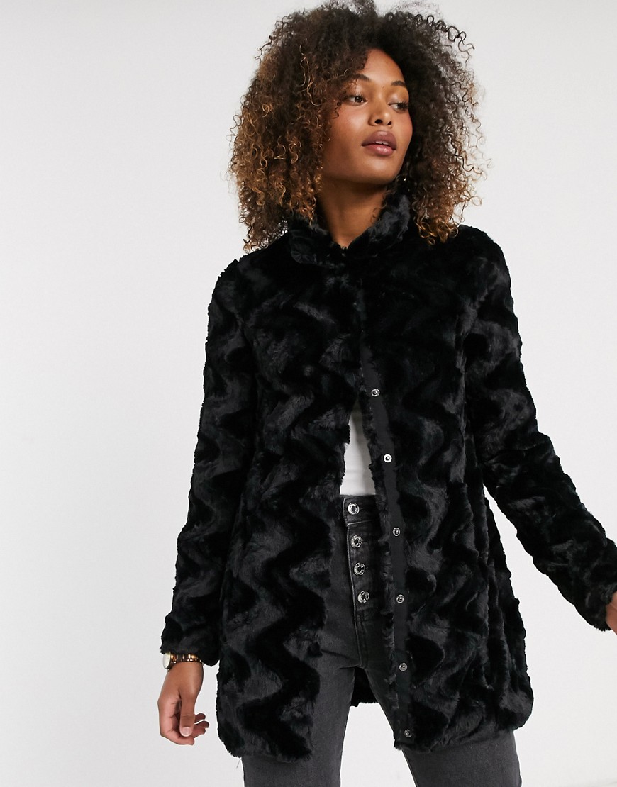 Vero Moda - Frakke i imiteret pels med ståkrave-Sort