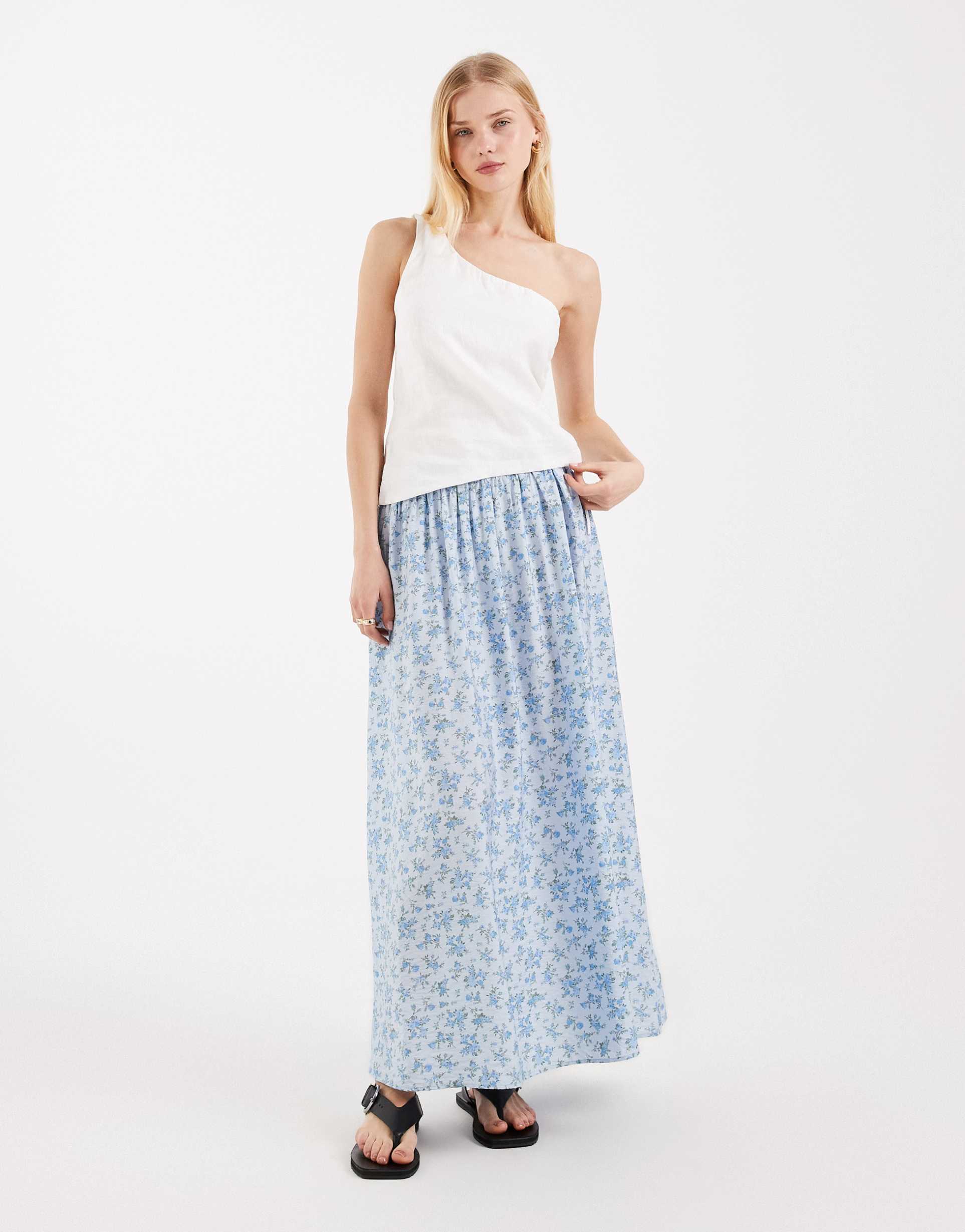 vero moda full woven midaxi skirt in delicate blue floral print