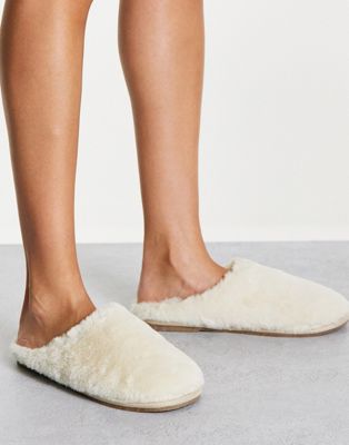 Vero Moda furry slippers in cream