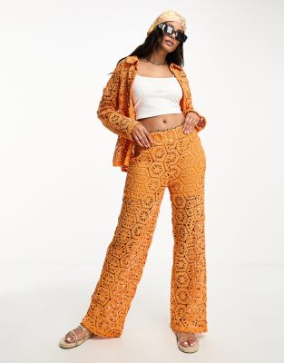 Vero Moda - Gehäkelte Hose in Orange mit weitem Bein