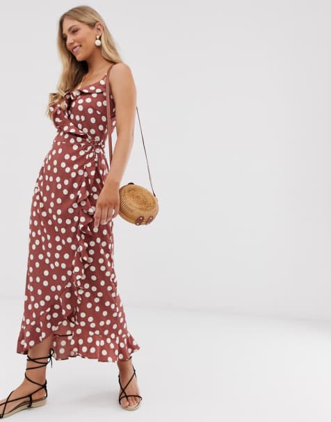 Vero Moda – Gepunktetes Maxikleid mit Rüschensaum und Wickeldesign