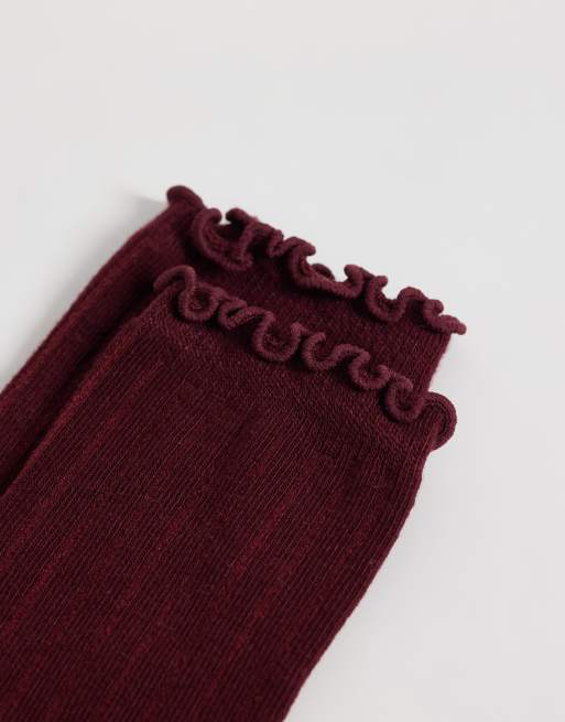 Vero Moda geribbelde sokken met ruche in bordeauxrood, 2 van 3