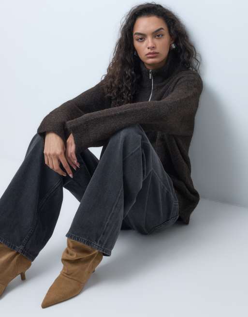 Vero Moda gestrickter Pullover mit Stehkragen und kurzem Reißverschluss in Schokobraun, 4 von 5