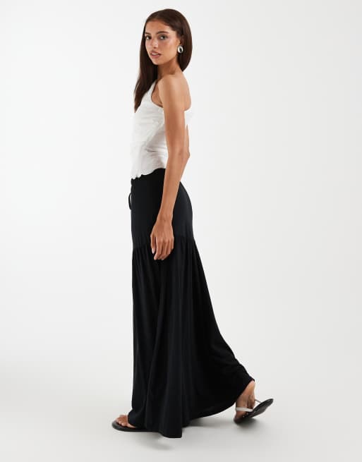 Vero Moda – Gestufter Boho-Maxirock aus schwarzem Jersey mit Taillenschnürung, 4 von 5