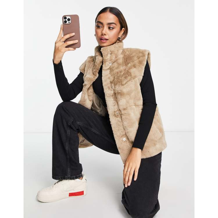 Gilet en fausse fourrure de loup