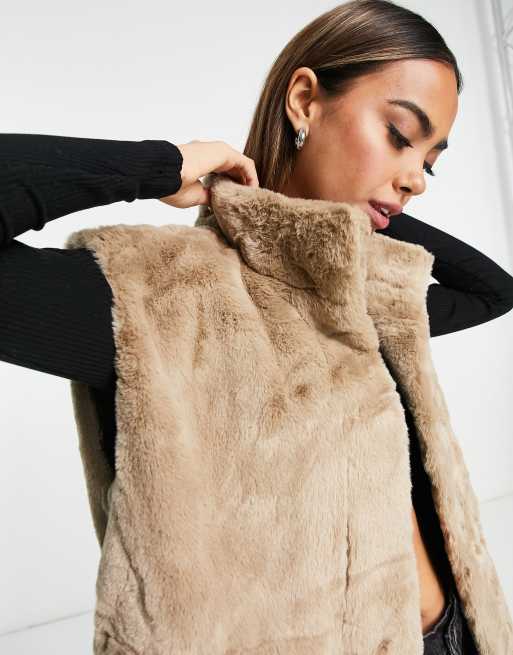 gilet fausse fourrure beige