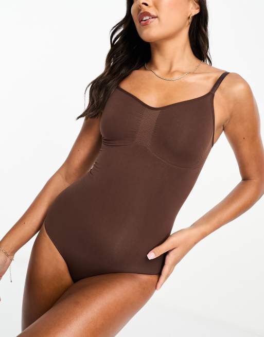 Vero Moda - Gladmakende body met onderbroekje in bruin
