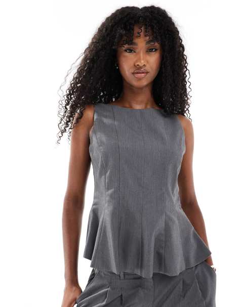 Vero Moda – Gråmelerad, figursydd topp med peplumfåll, del av set - view 1