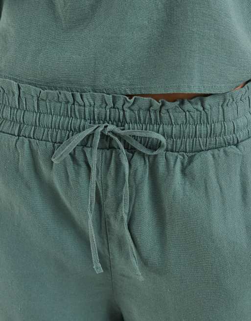 Vero Moda - Grønne paperbag-shorts i hørmateriale med bindebånd i taljen - Del af sæt, 3 af 5