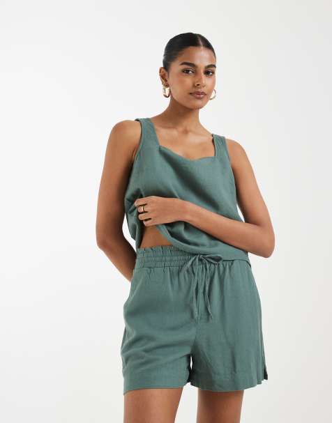 Vero Moda - Grønt sæt med ærmeløs top med knapper på ryggen og shorts med paperbag-talje - view 1