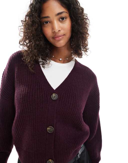 Vero Moda – Grob gerippte Strickjacke in Burgunderrot mit Knopfleiste, 3 von 4