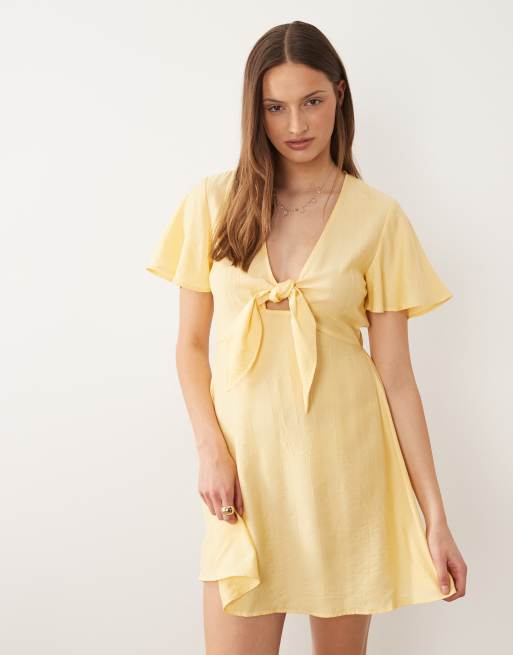 Vero Moda – Gul, krinklad, vävd miniklänning med knytning framtill, 2 av 4