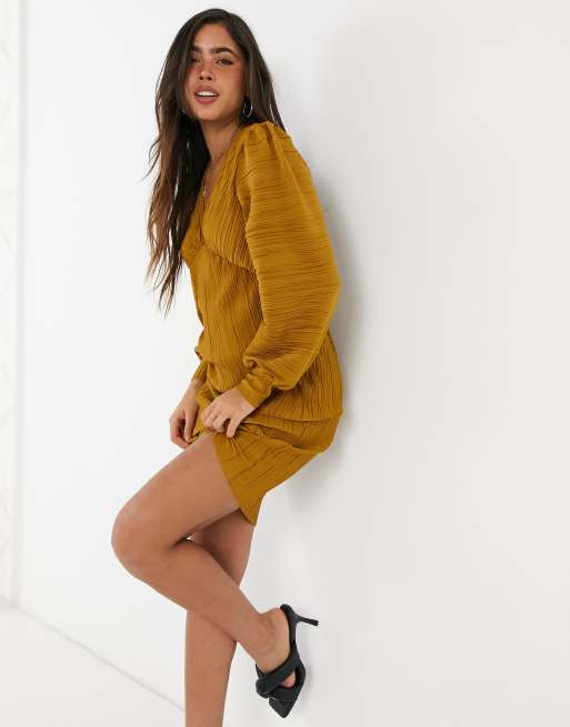 Vero Moda – Guldbrun plisserad miniklänning