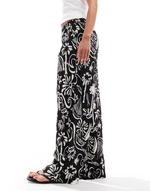 Vero Moda high rise wide leg plisse pants in tropical conversational print, 3 of 5