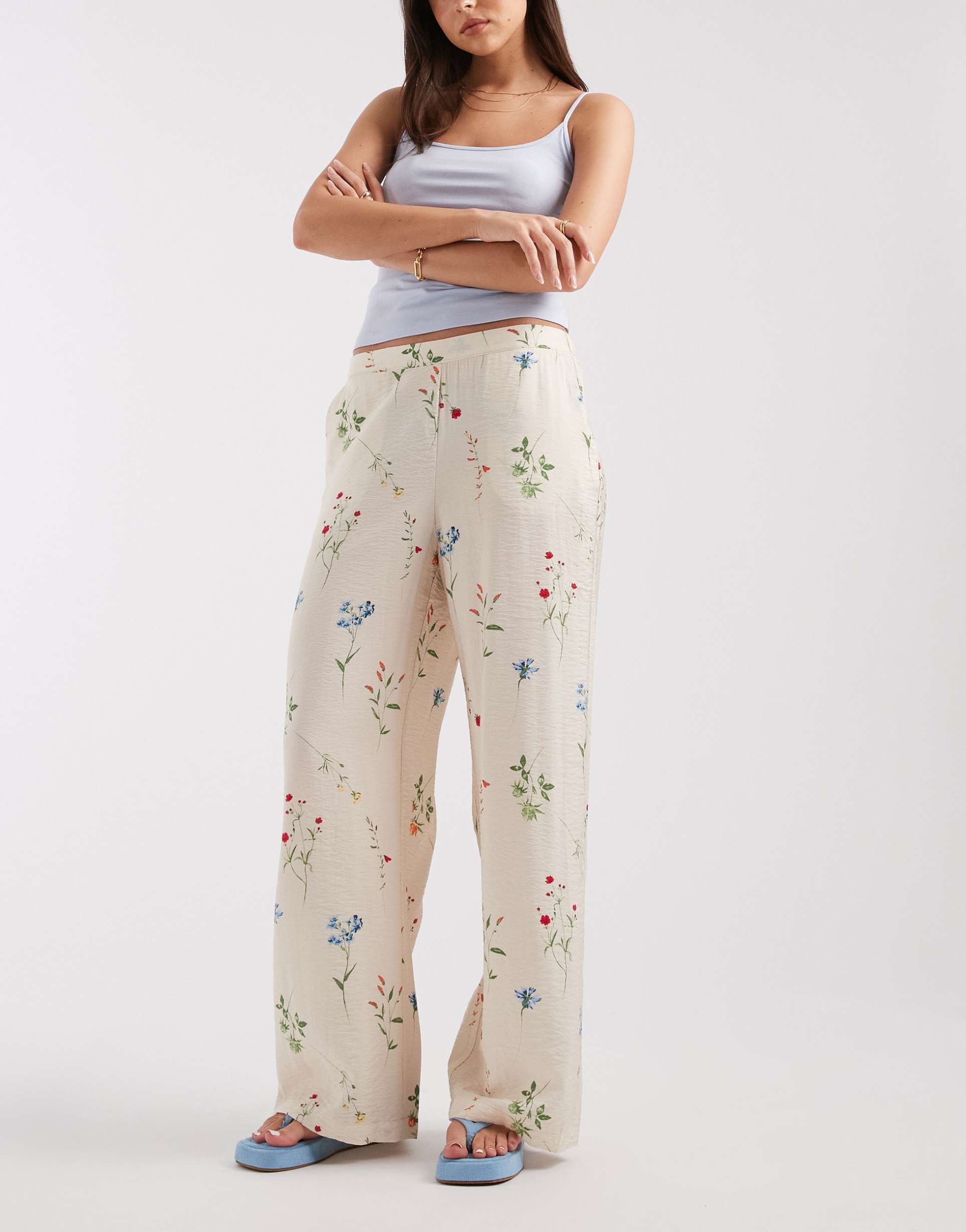 vero moda high waist wide leg pants in cream floral print