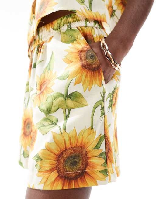 Vero Moda high waisted woven shorts in sunflower print - part of a set, 4 of 5