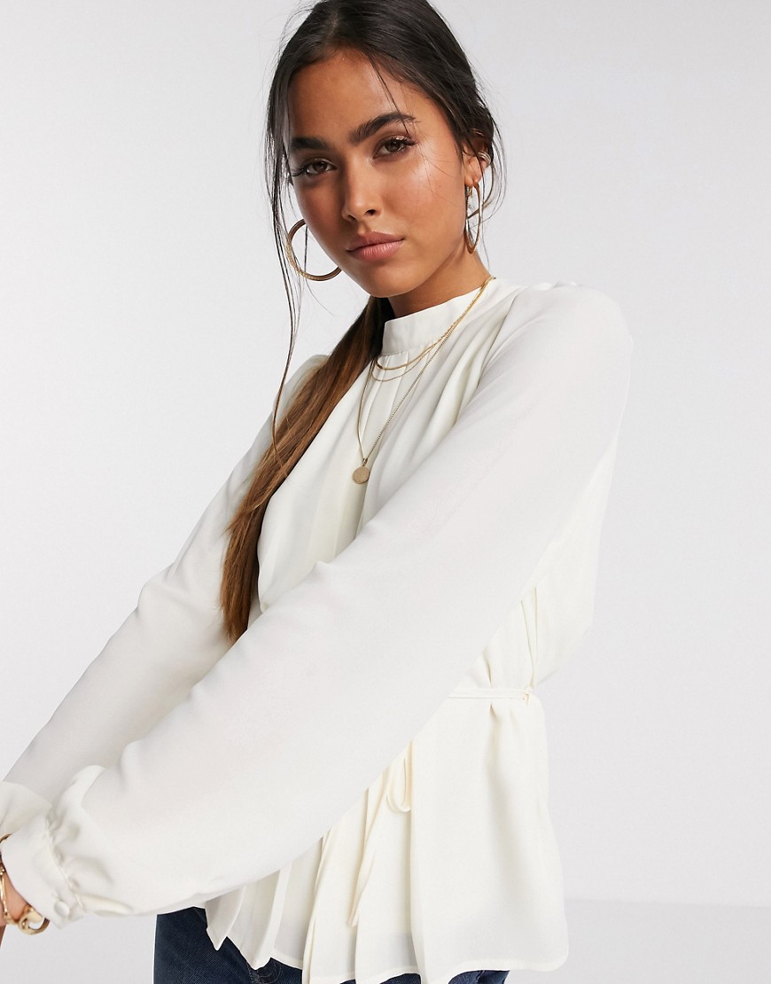 Vero Moda - Hoogsluitende blouse met geplooid detail in crèmekleur