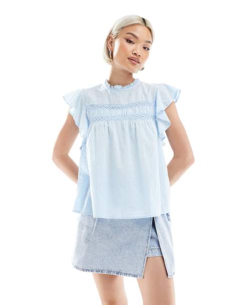 Vero Moda - Hoogsluitende geborduurde top met fladdermouwen in blauw - view 1