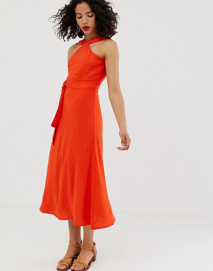 Vero Moda - Hoogsluitende lange jurk met striktaille-Oranje