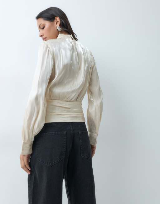 Vero Moda hoogsluitende top met lange mouwen en ruches in champagne, 3 van 5