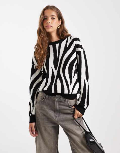 Vero Moda – Jacquard-Strickpullover mit O-Ausschnitt in Schwarz und Creme mit Zebramuster - view 1