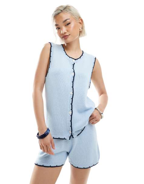 Vero Moda – Jasnoniebieska dzianinowa kamizelka z kontrastowym muszelkowym wykończeniem, część zestawu - view 1