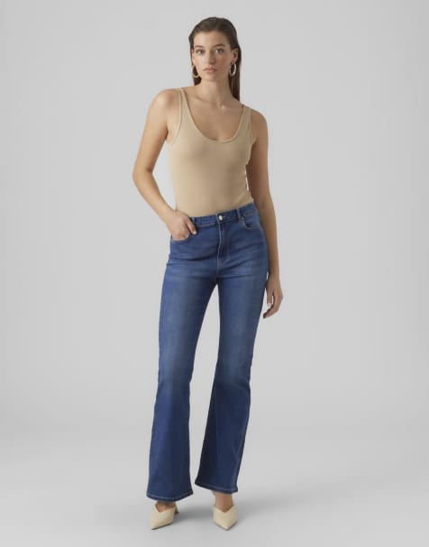 Vero Moda - Jeans met uitlopende pasvorm in medium blauw denim - view 1