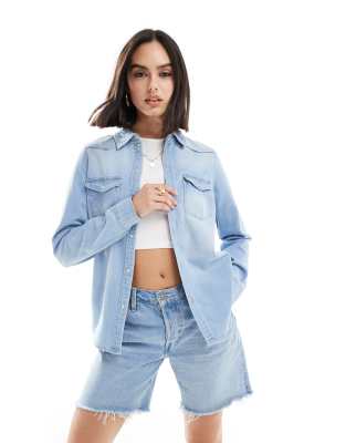 Vero Moda - Jeanshemd in Hellblau mit Taschendetail