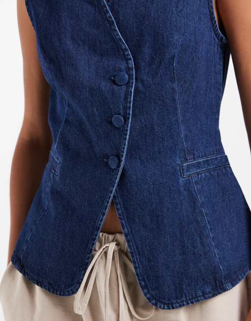 Vero Moda – Jeansweste in mittelblauer Waschung mit asymmetrischer Knopfleiste und bezogenen Knöpfen, 3 von 4