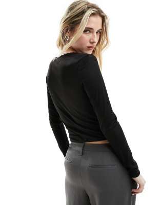 Vero Moda Jersey Ribbed Seam Detail Top In Black