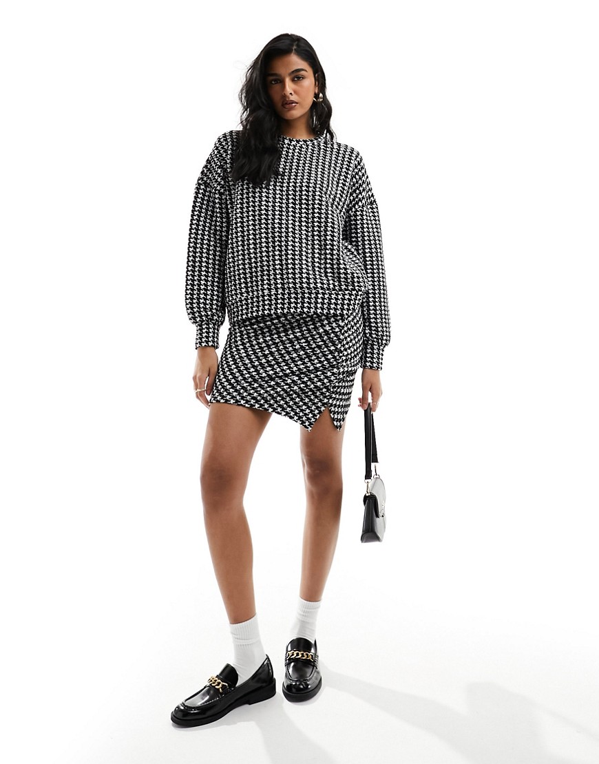 Vero Moda jersey ruched side mini skirt co-ord in mono houndstooth-Black