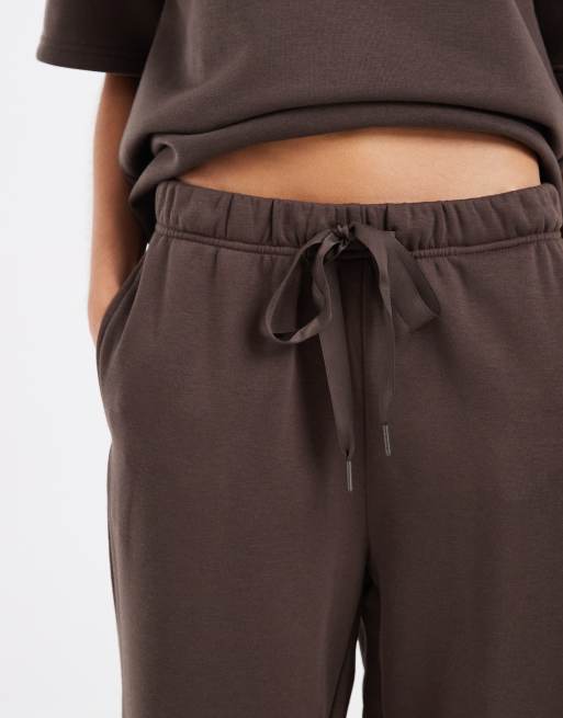 Vero Moda - joggers de pernera ancha con cintura anudada en marrón chocolate, conjunto, 5 de 5
