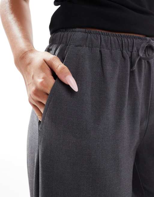 Vero Moda - Joggingbroek met wijde pijpen en strikceintuur in donkergrijs gemêleerd, 5 van 5