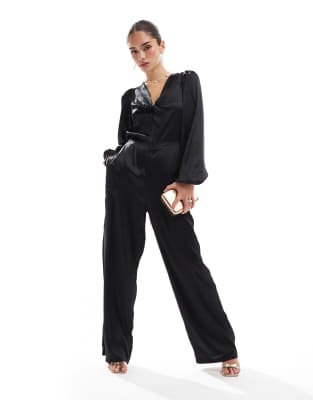 Vero Moda - Jumpsuit aus Satin in Schwarz mit Knotendesign vorne