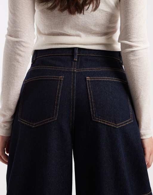 Vero Moda – Kaitlin – Indigoblå, vida barreljeans i rå denim med kontrastfärgade sömmar, 4 av 5