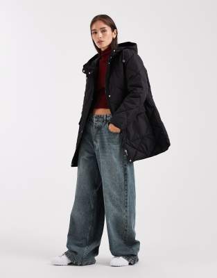 Vero Moda - Kapuzenjacke in Schwarz mit großer Tasche und Rauten-Steppmuster