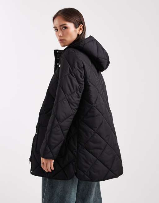 Vero Moda – Kapuzenjacke in Schwarz mit großer Tasche und Rauten-Steppmuster, 4 von 4