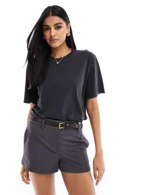 Vero Moda - Kastiges Jersey-T-Shirt in Schwarz