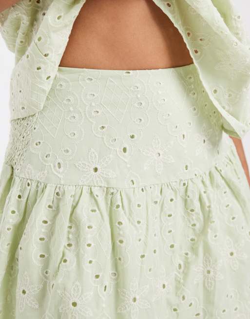 Vero Moda - Katoenen mini rok met broderie in licht mistgroen, deel van co-ord set, 3 van 5